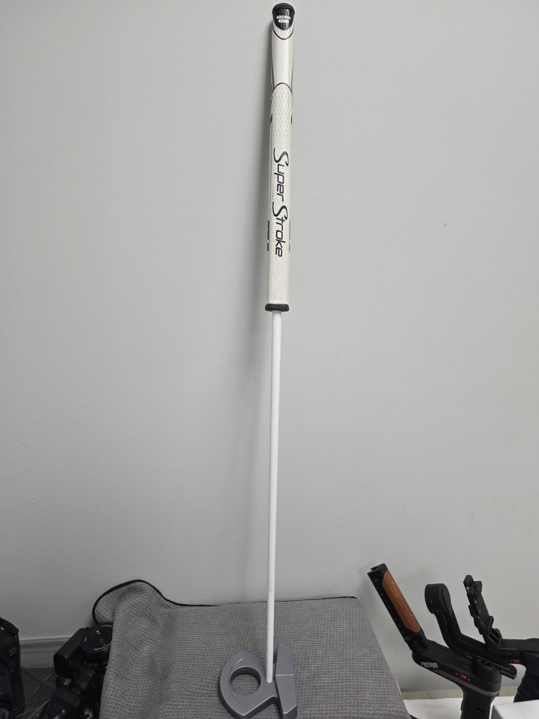 RH LAB Golf DF3 CounterBalance 37 3/4" w/ Upgraded Accra White Shaft.