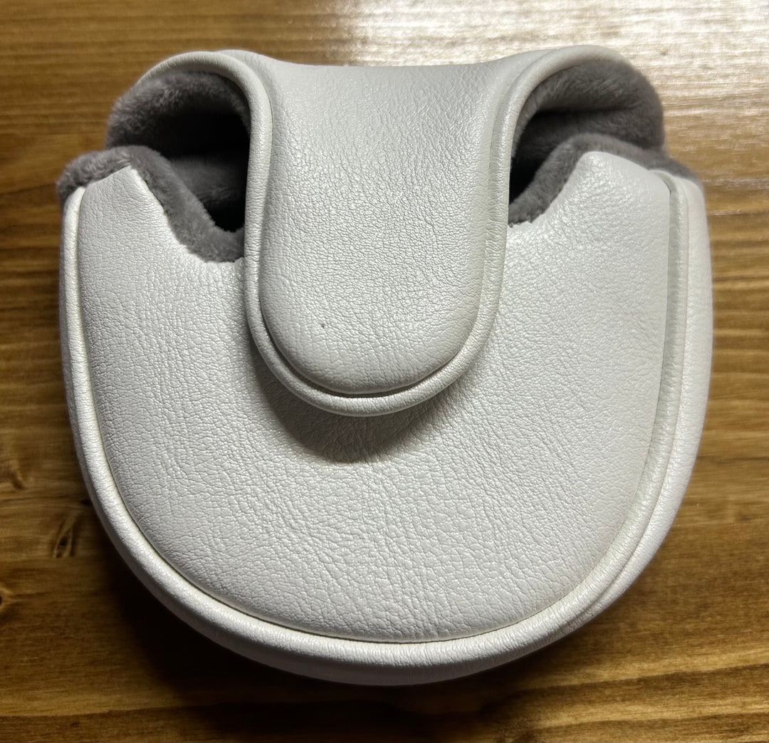 The Smooch Mallet Putter Headcover